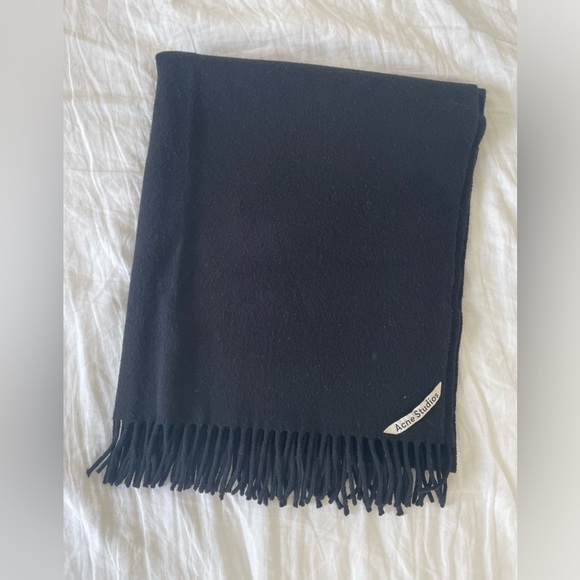 Acne Studios Oversized fringe Scarf EUC - Picture 2 of 2